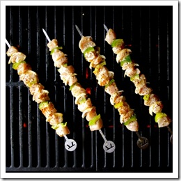 chicken_kebabs_grilling